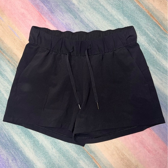 Lululemon On The Fly Short *Woven *2.5" Black (First Release) Size 6 - Picture 6 of 9